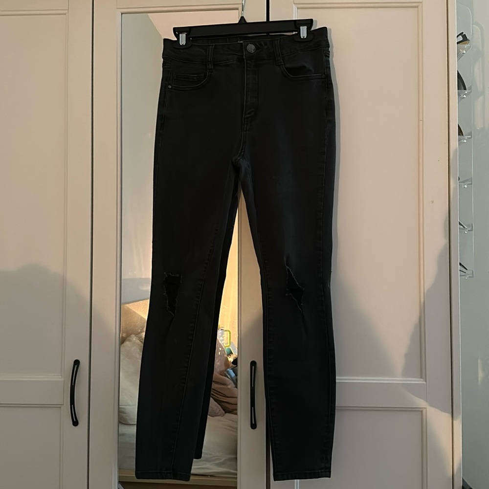 Ripped Refuge Skinny Jeans